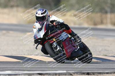 media/Dec-01-2025-Moto Forza (Mon) [[2daa91e15f]]/1-Advanced Group/Session 3 (Turn 3)/